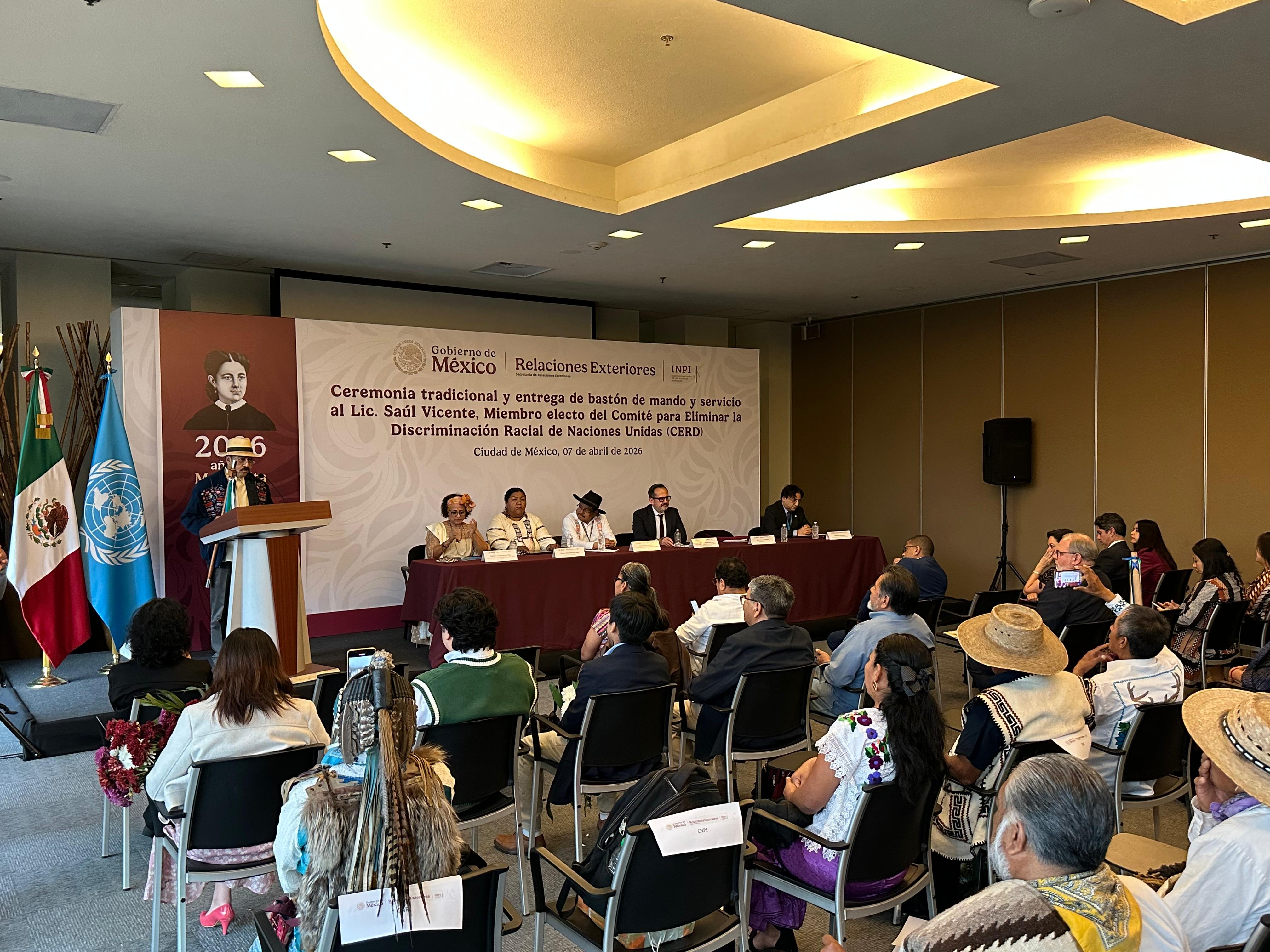 Foto grupal de la ceremonia en la SRE