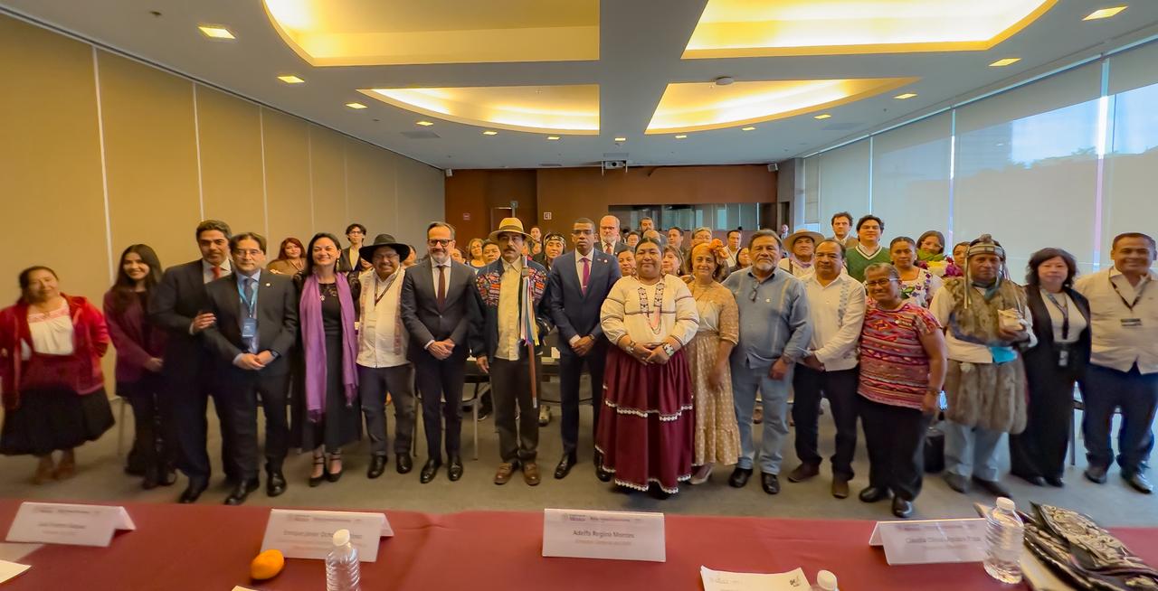 Entrega del bastón de mando a Saúl Vicente Vázquez